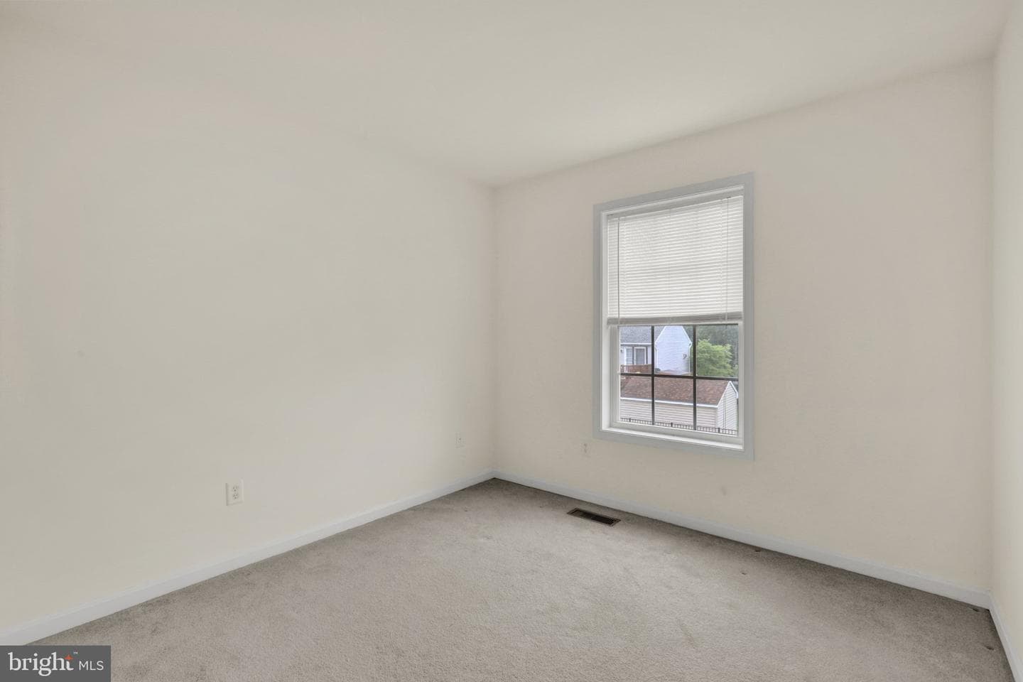 13 Kingsbridge Circle photo 24