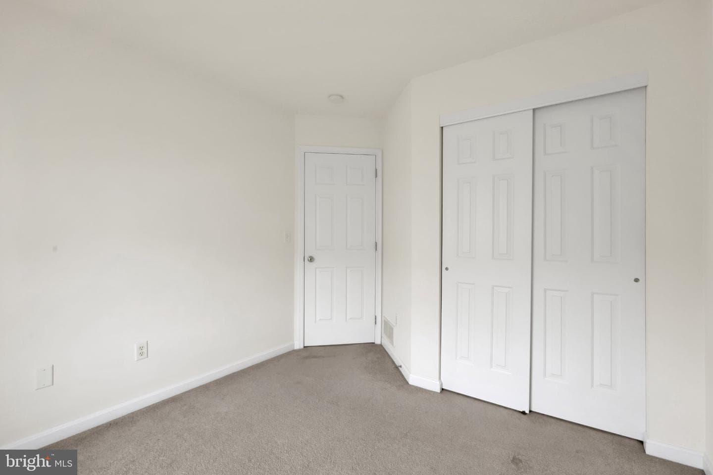 13 Kingsbridge Circle photo 25