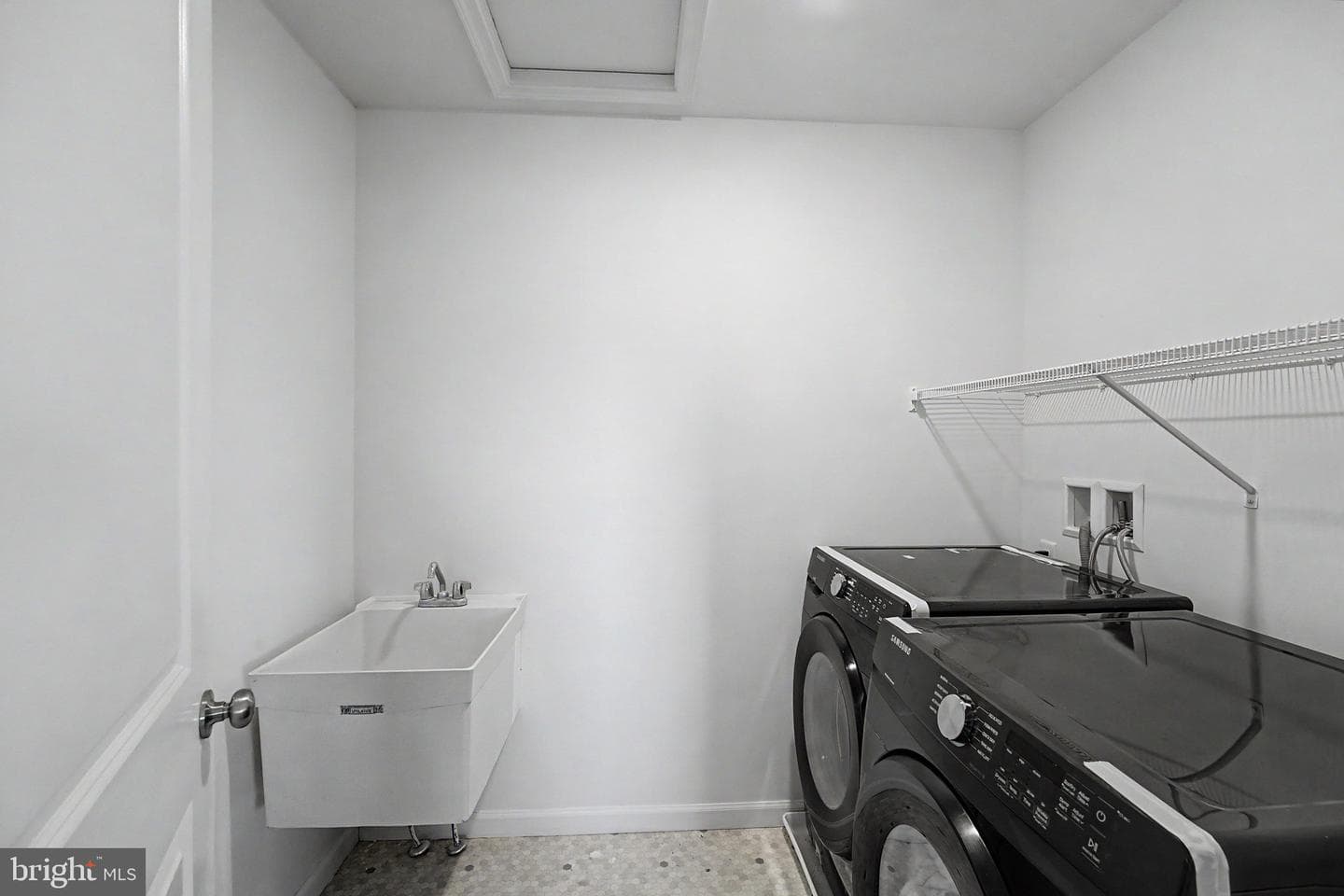 534 Emerald Way photo 11