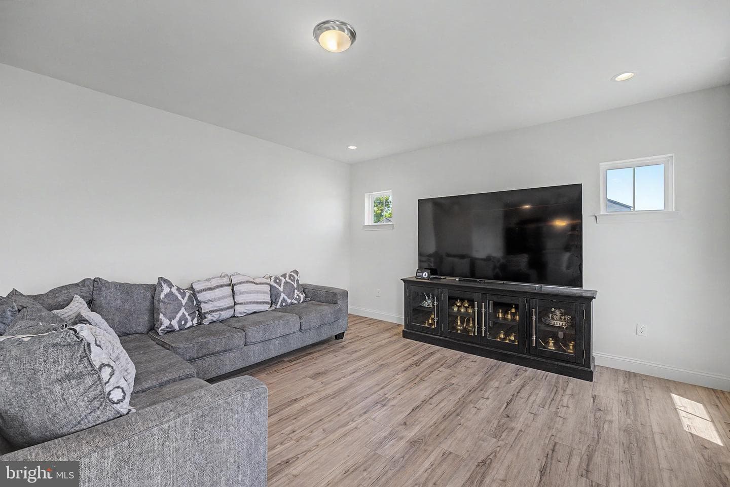 534 Emerald Way photo 7