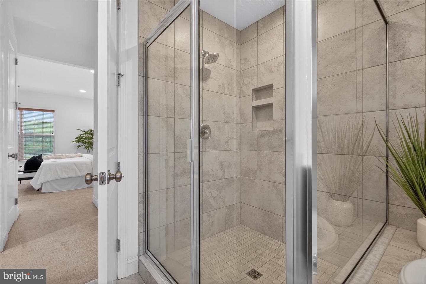 87 Edris Lane photo 30
