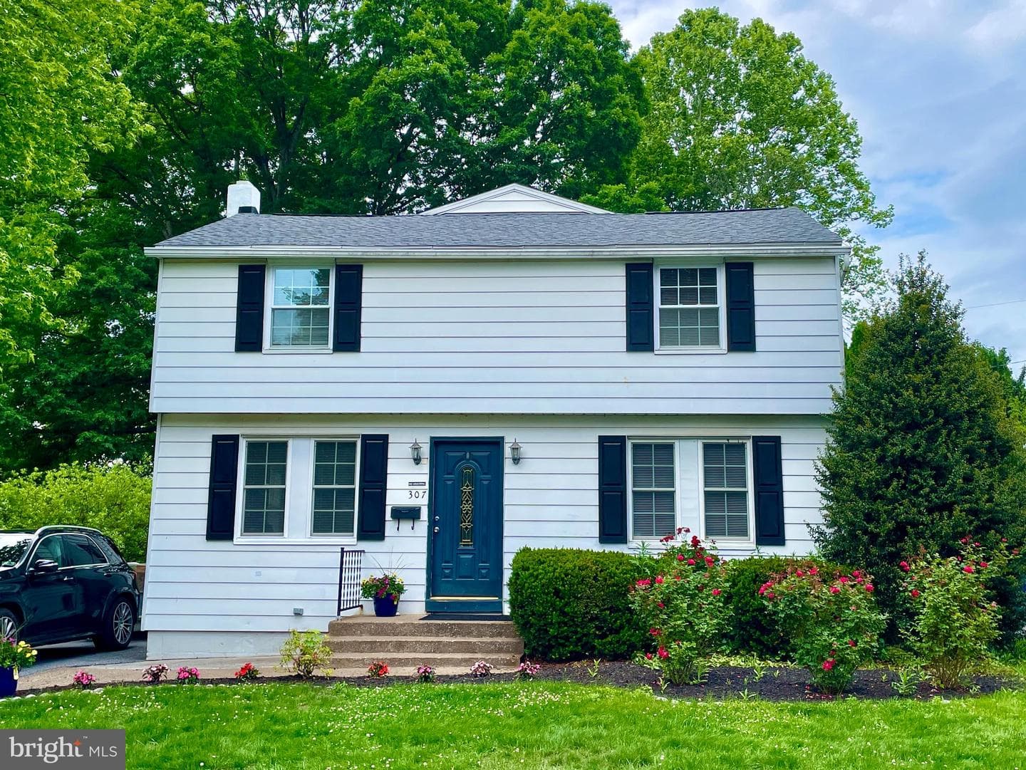 307 E Marble St photo 2