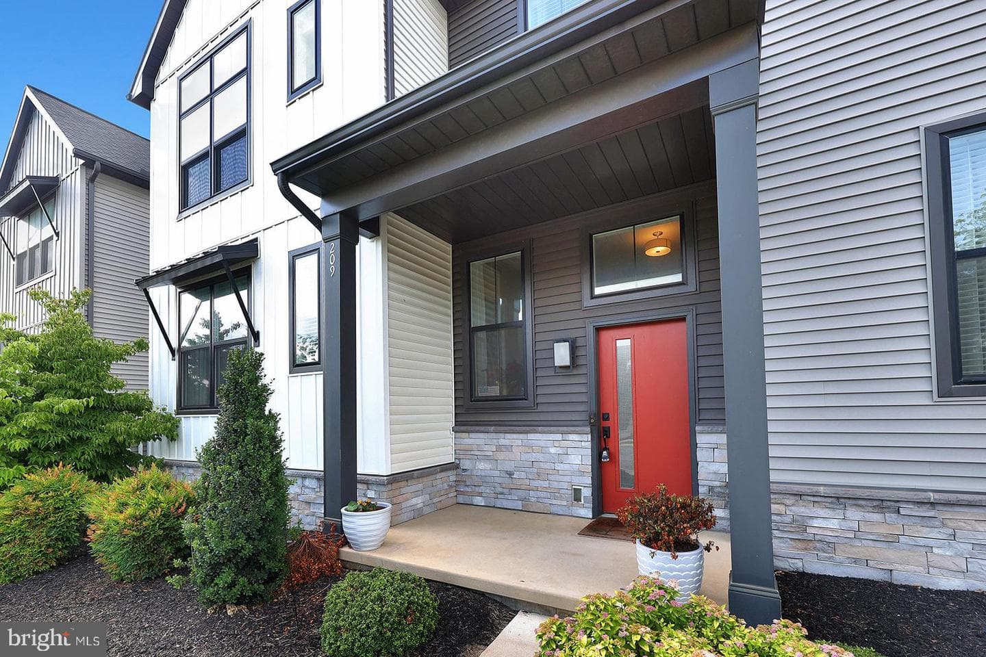 209 Estate Drive photo 4