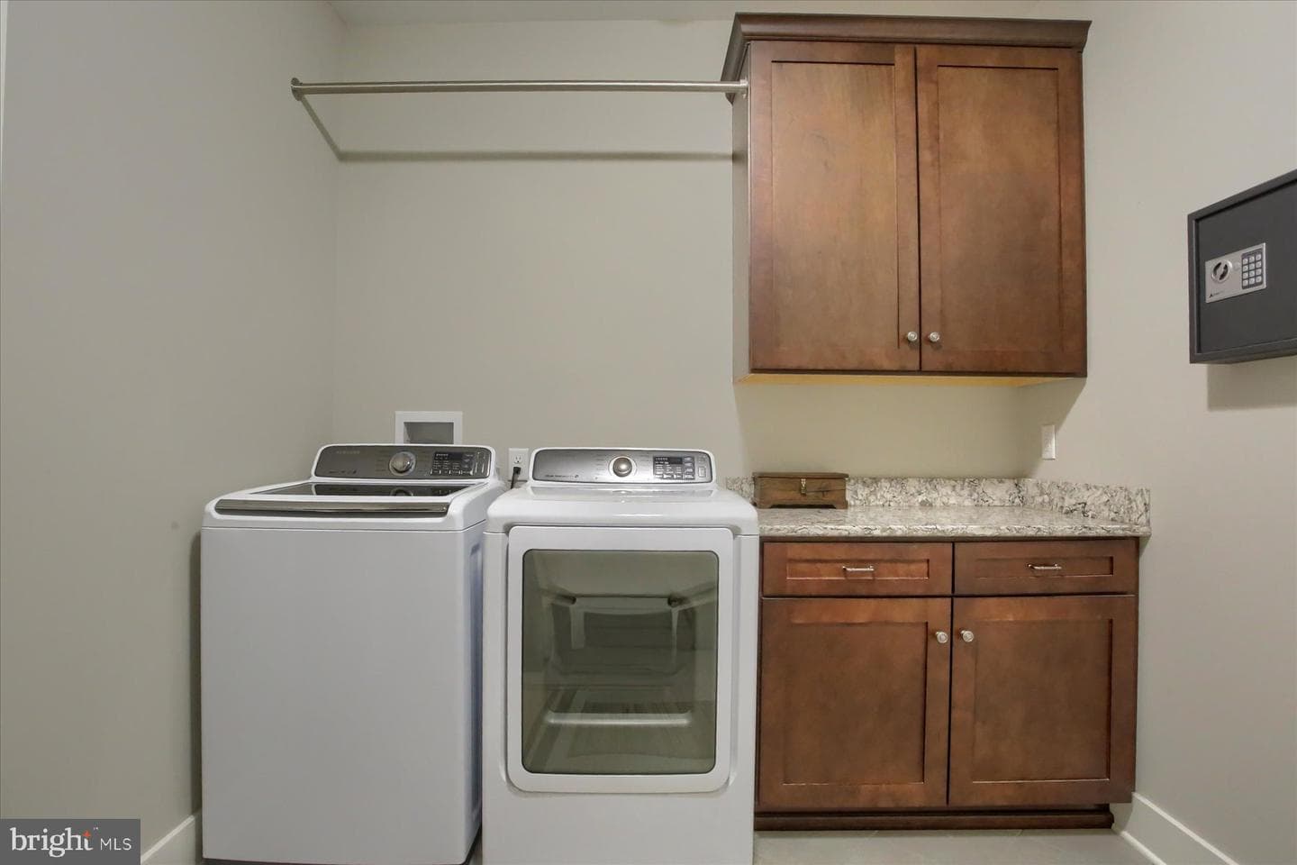 221 Wilson Street photo 60