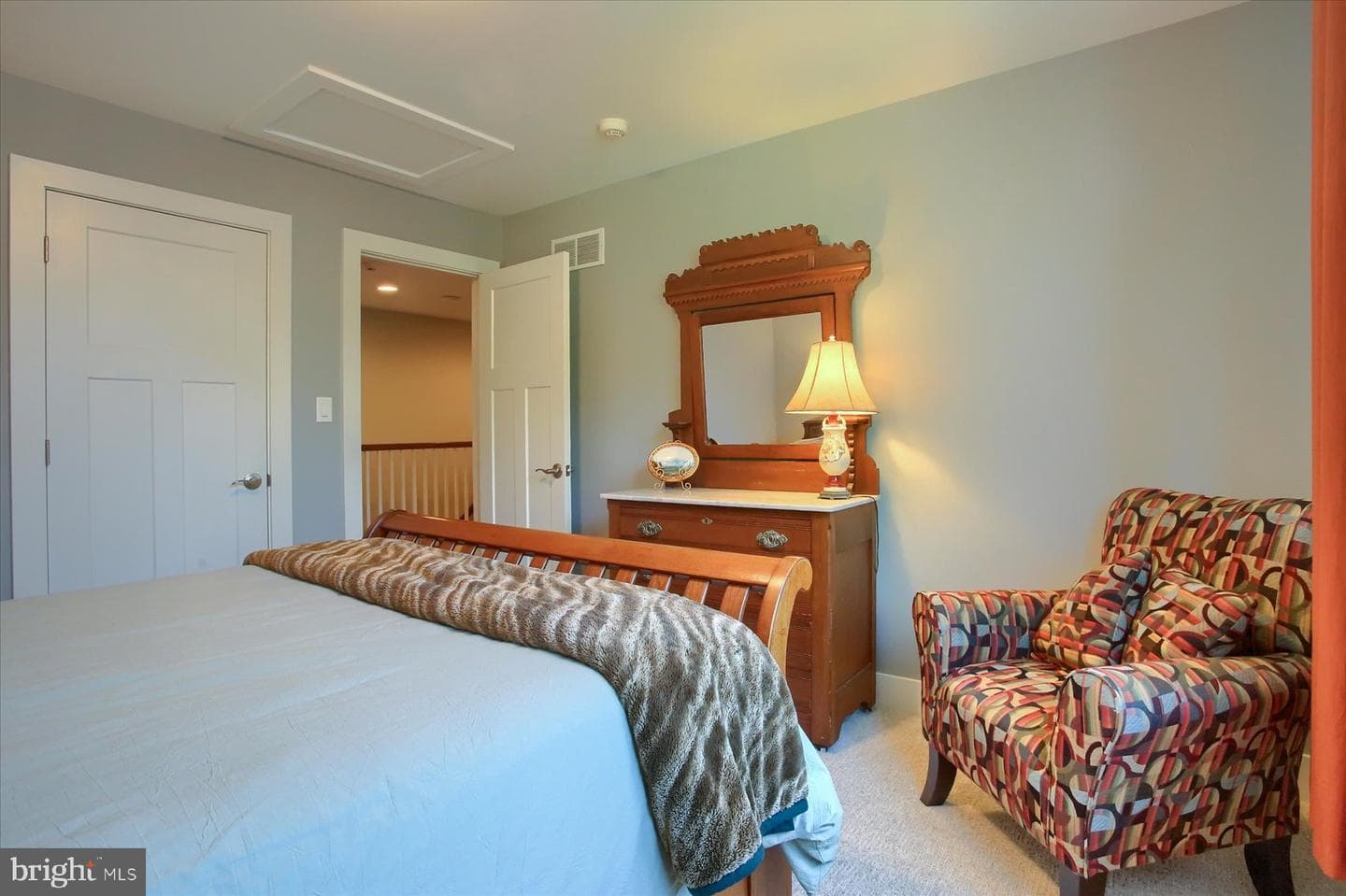 221 Wilson Street photo 75