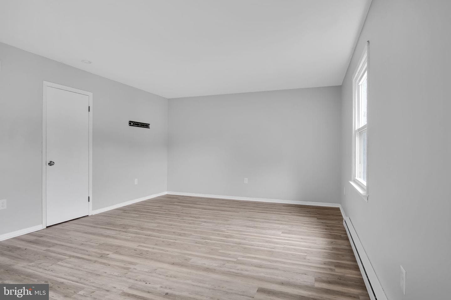 80 Queen Avenue photo 3