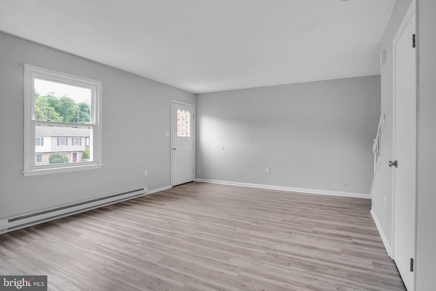 80 Queen Avenue photo 4