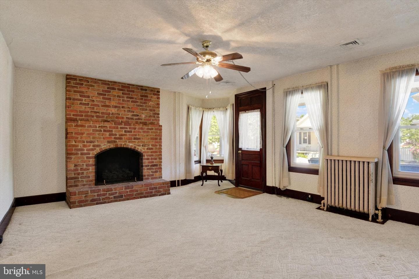 118 E Keller Street photo 3