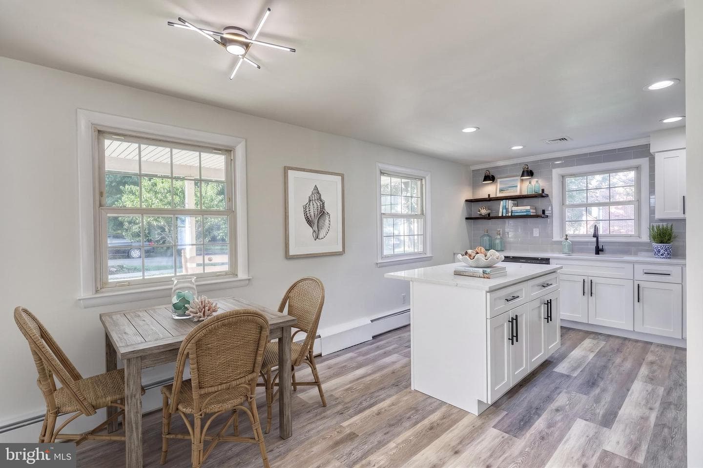 370 Beverly Road photo 16