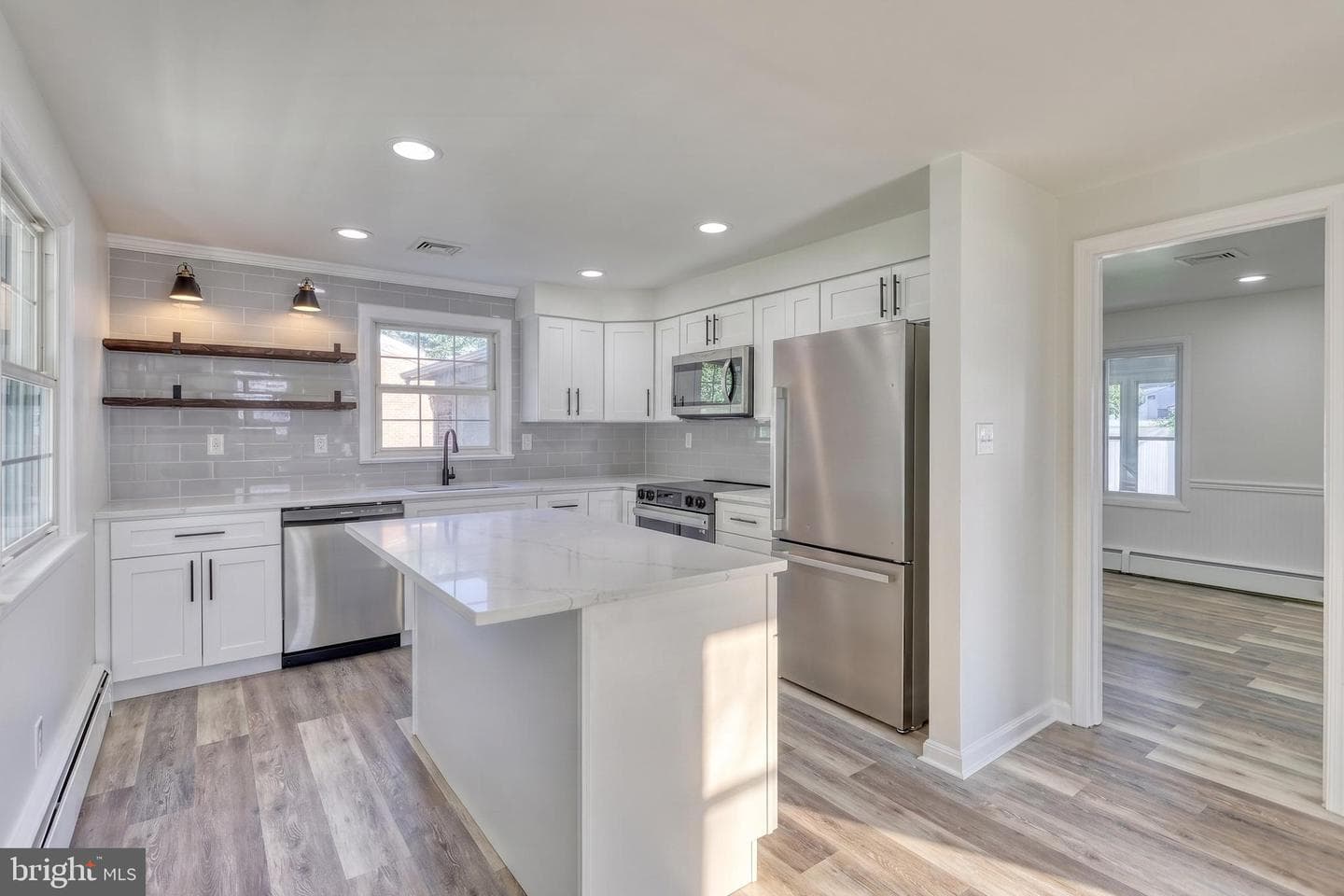 370 Beverly Road photo 17