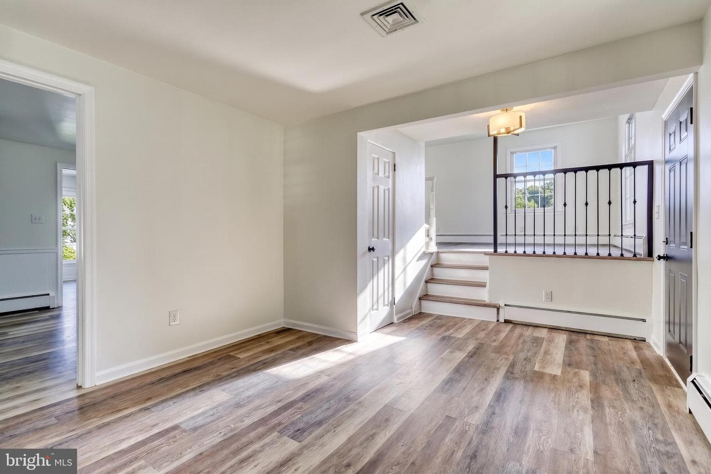 370 Beverly Road photo 23