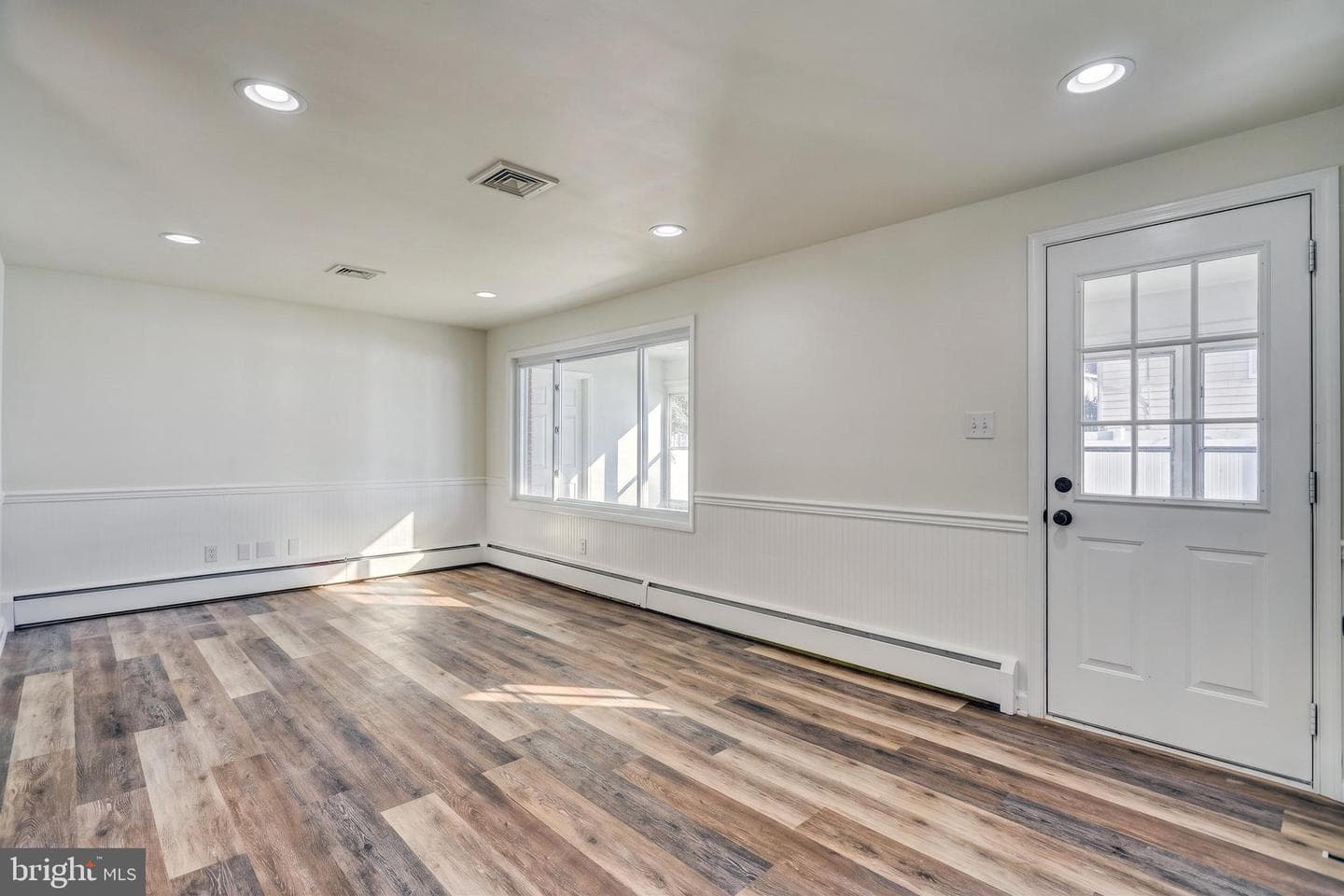 370 Beverly Road photo 25