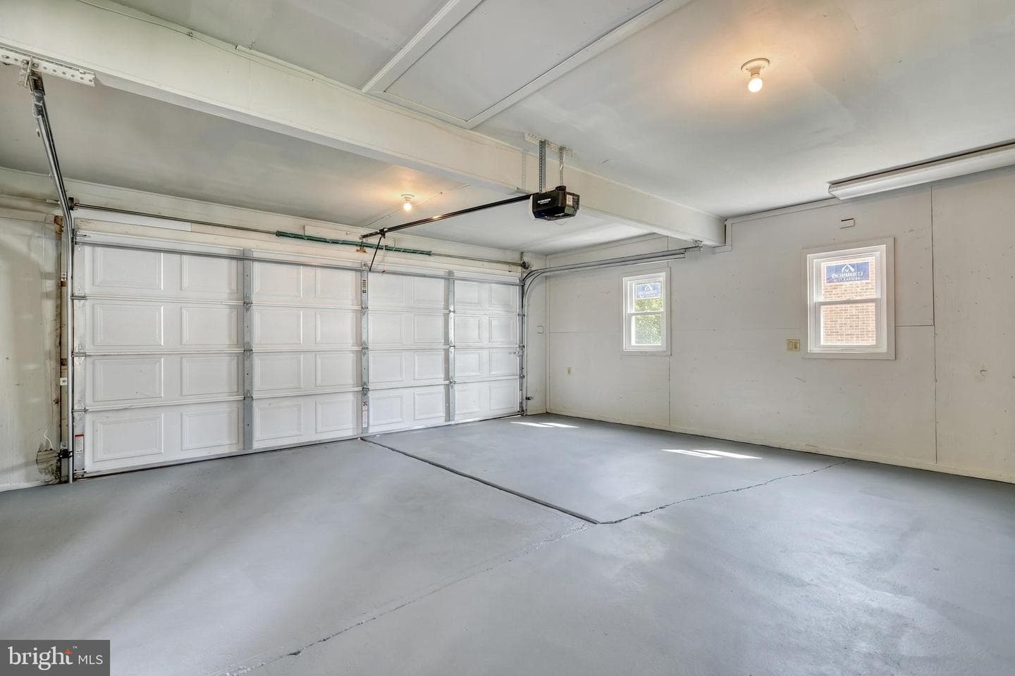 370 Beverly Road photo 60