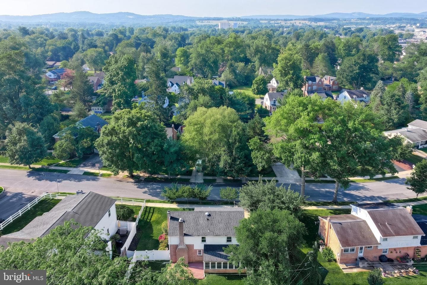 370 Beverly Road photo 74