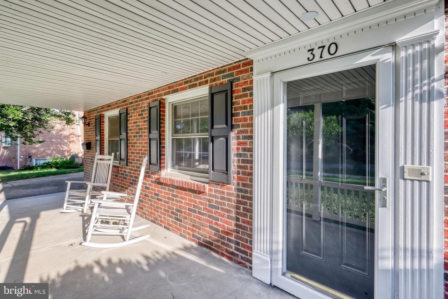 370 Beverly Road photo 8