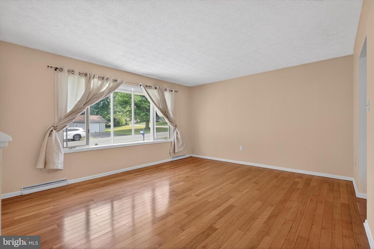 807 Lancelot Avenue photo 4