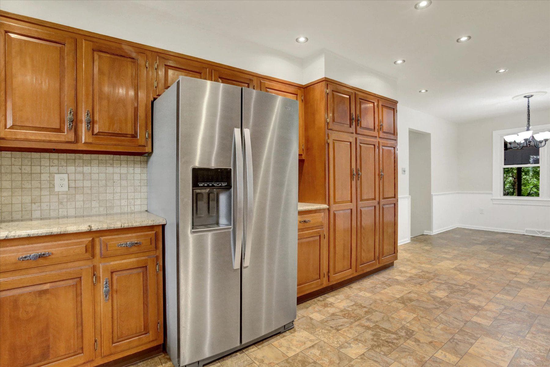 470 Woodcrest Drive photo 11