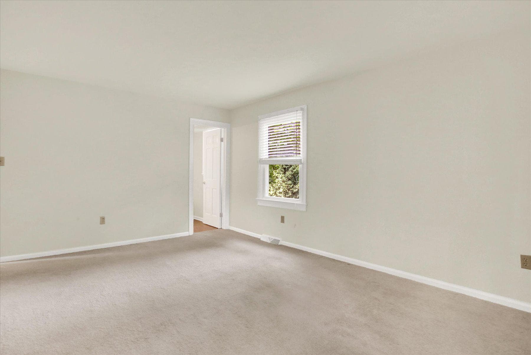 470 Woodcrest Drive photo 21