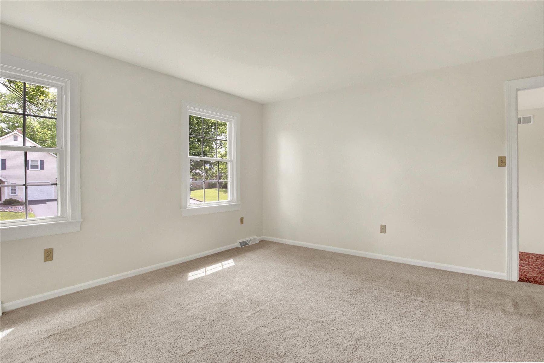 470 Woodcrest Drive photo 27