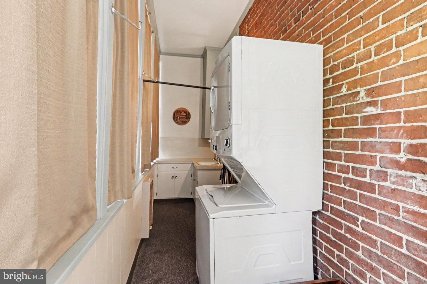 560 S Hanover Street photo 29