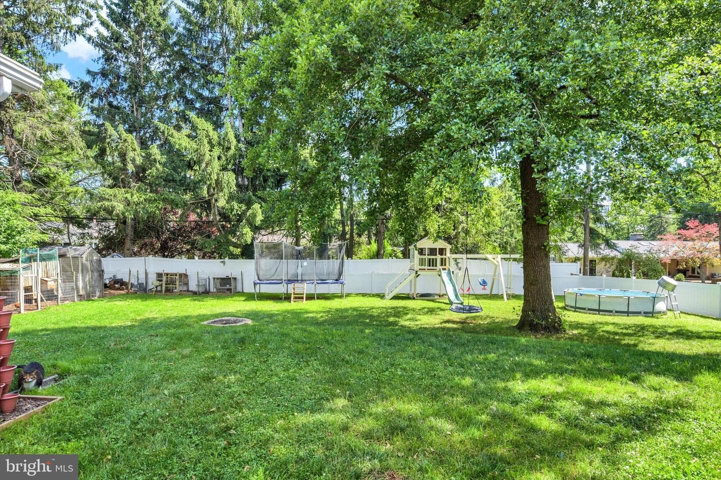 15 Center Drive photo 35