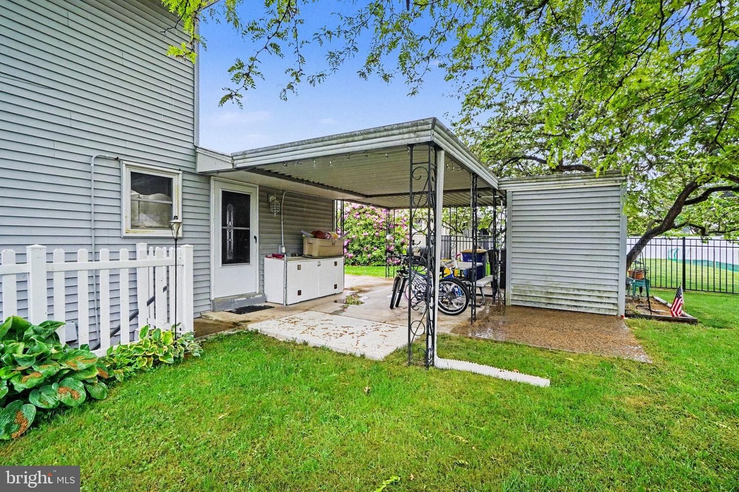 100 Lancaster Boulevard photo 23