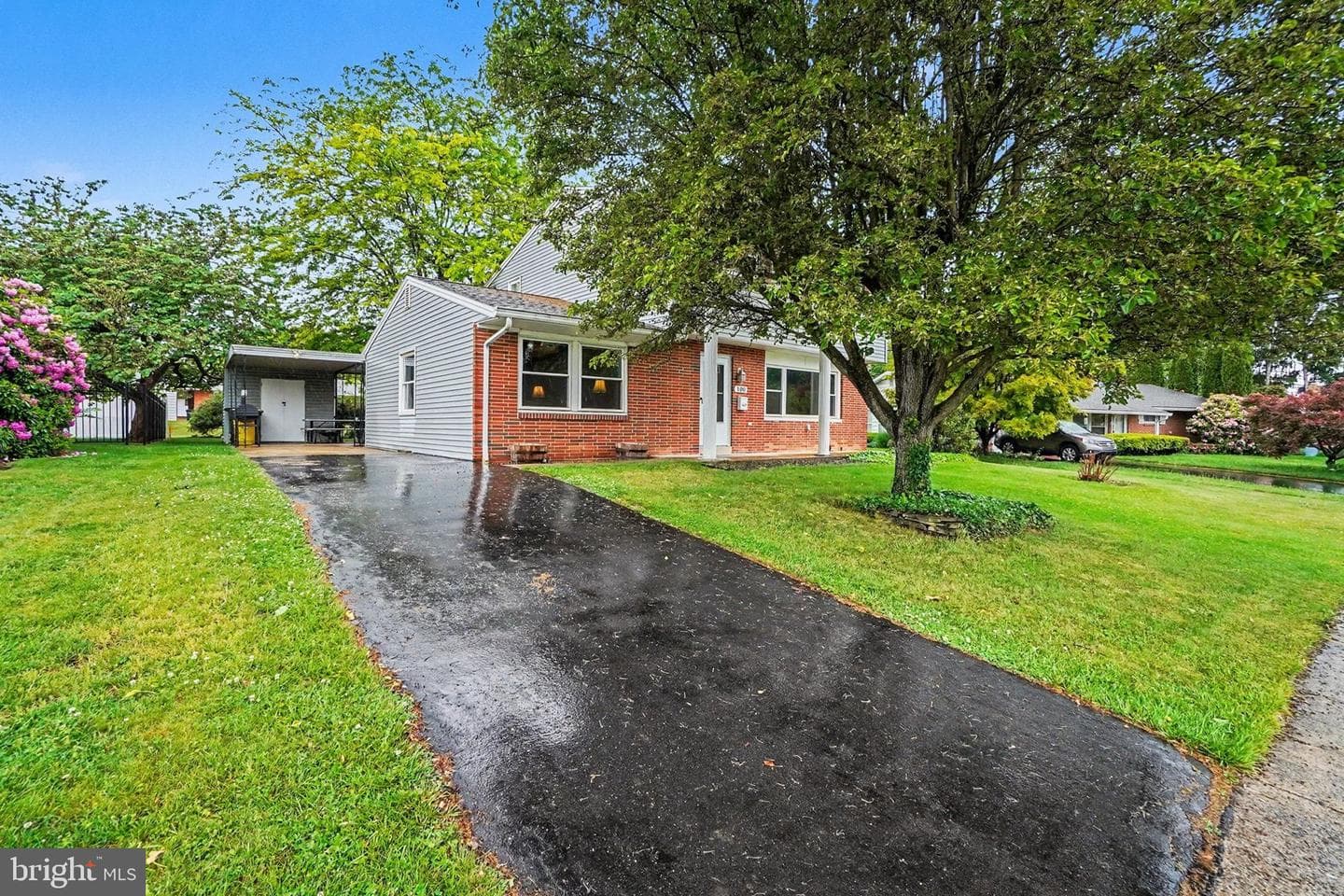 100 Lancaster Boulevard photo 25