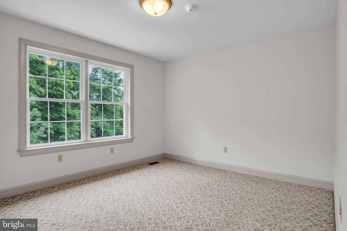 4002 Glenfinnan Place photo 28