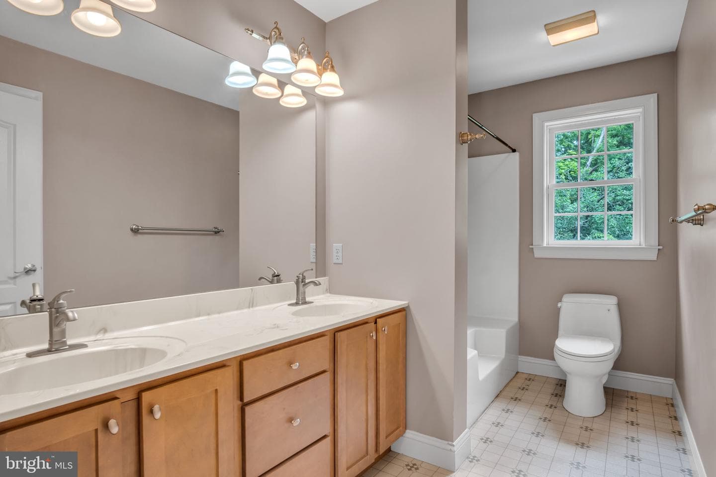 4002 Glenfinnan Place photo 30