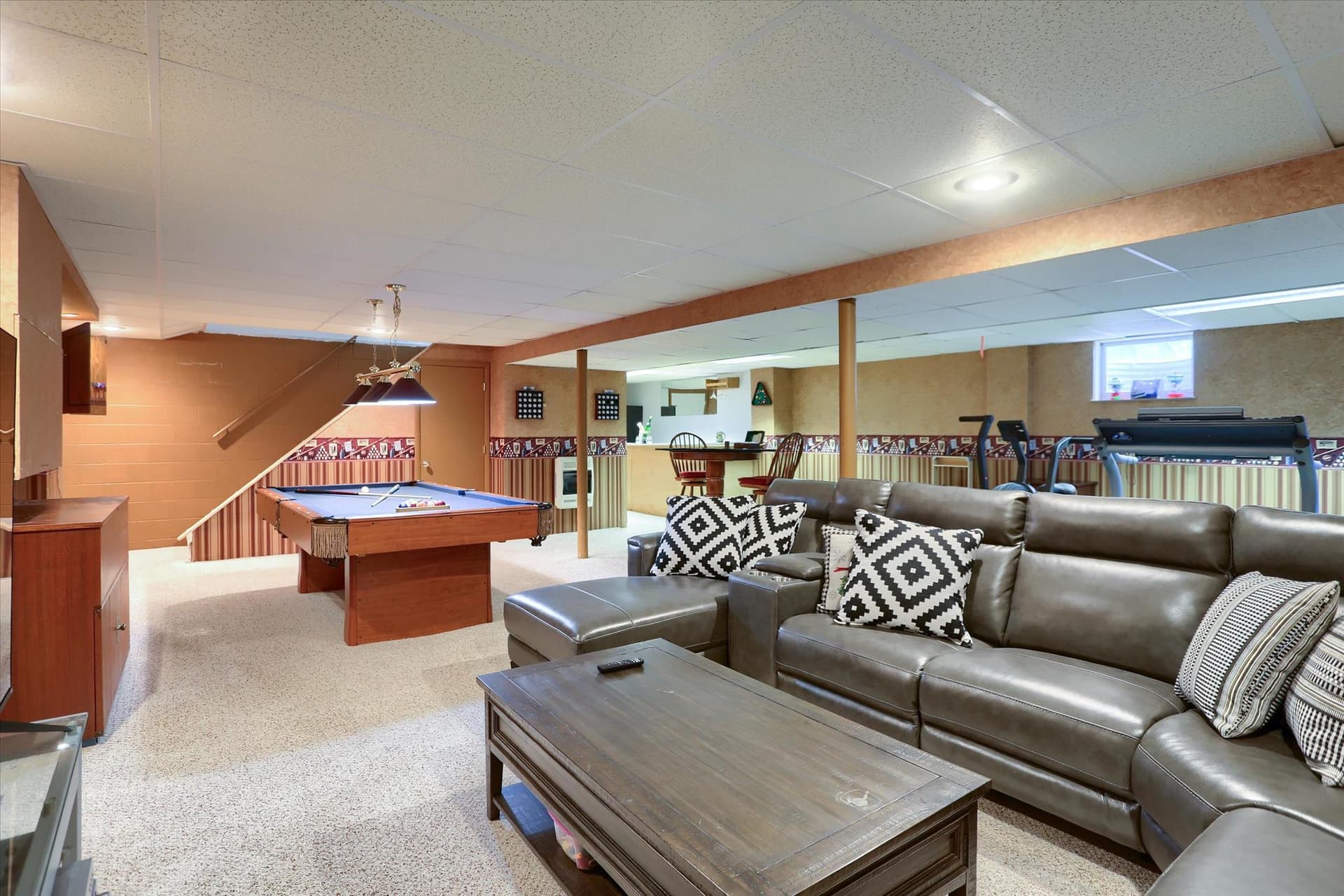 50 Bourbon Red Drive photo 39