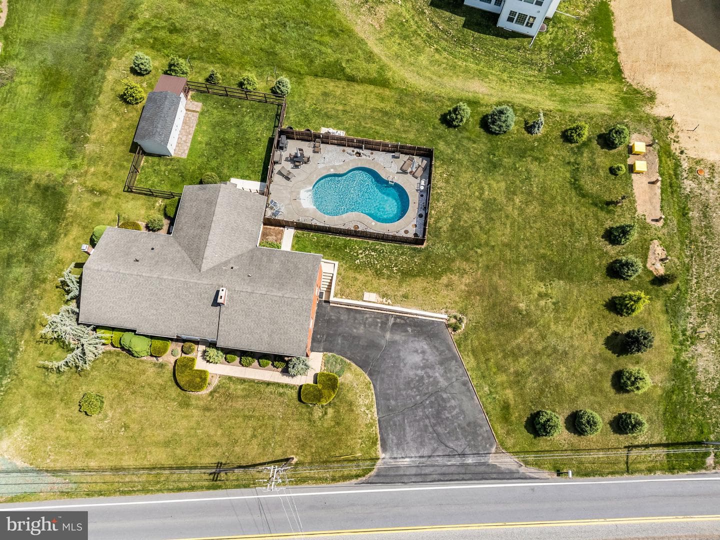 1257 Rossmoyne Road photo 28