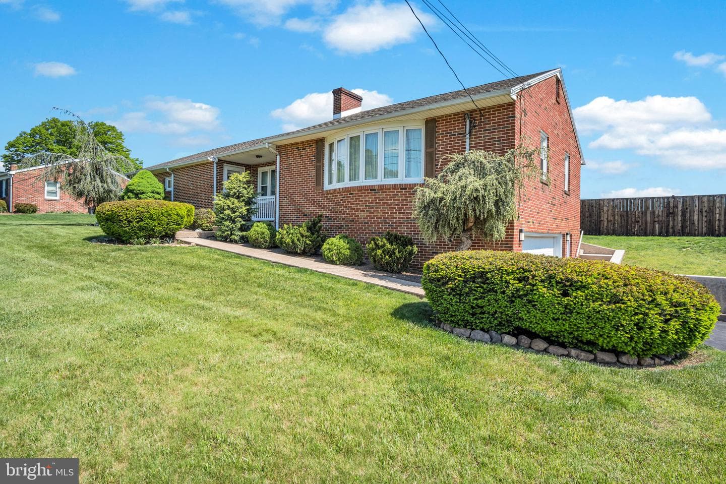1257 Rossmoyne Road photo 3