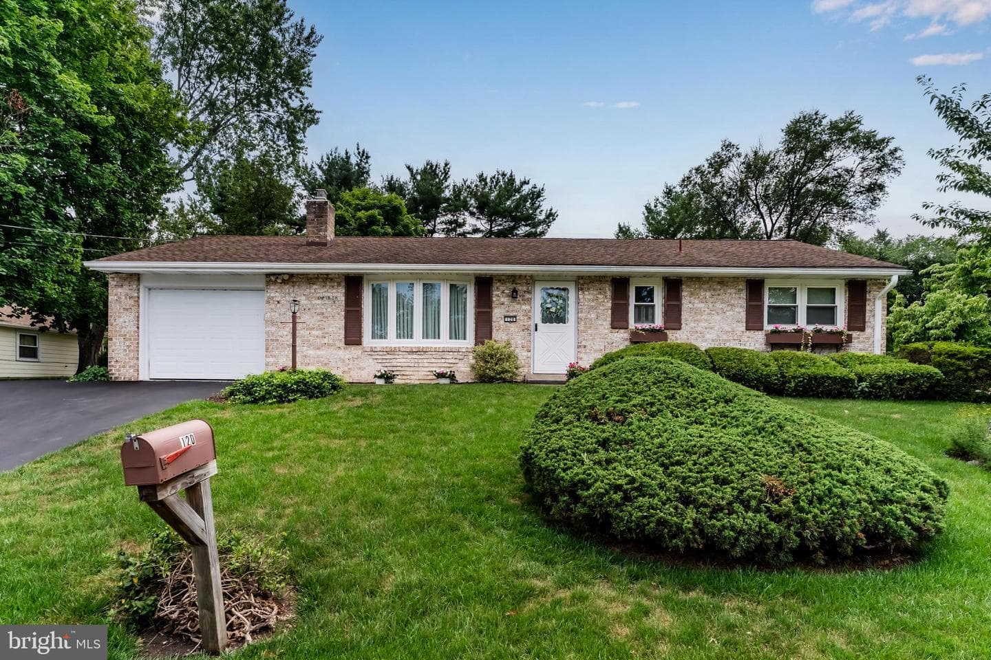 120 Darr Avenue photo 1