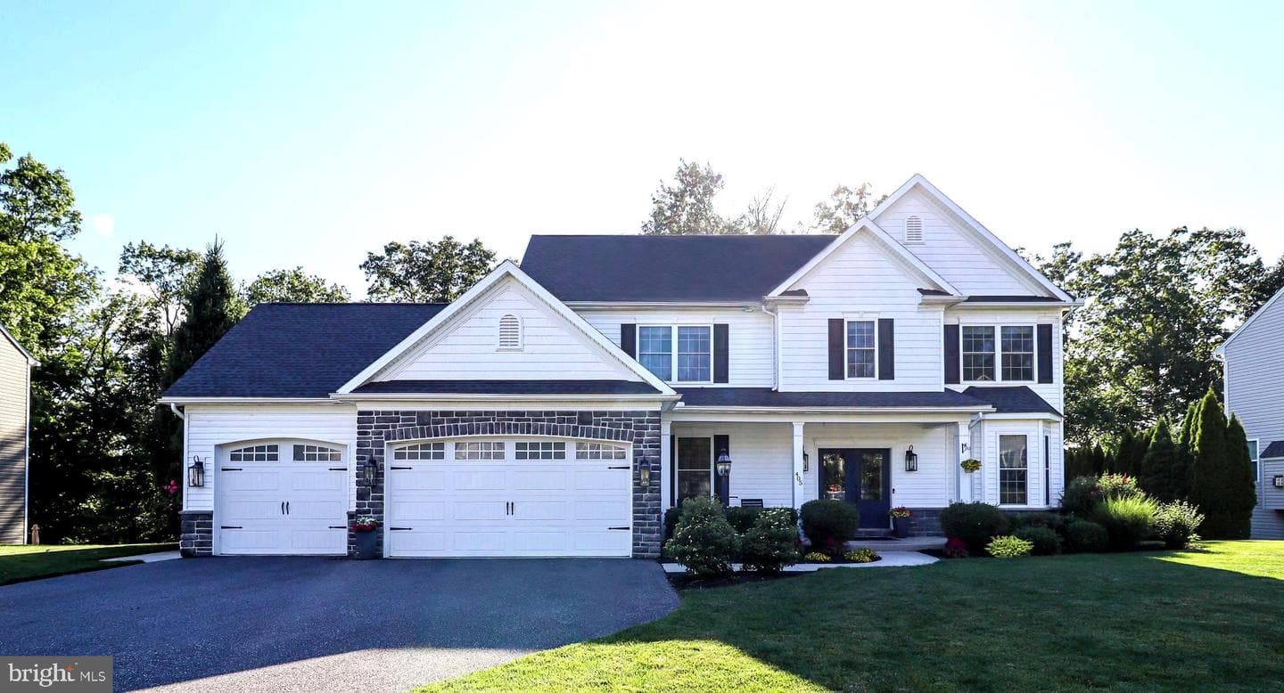 405 Sorbie Lane photo 1