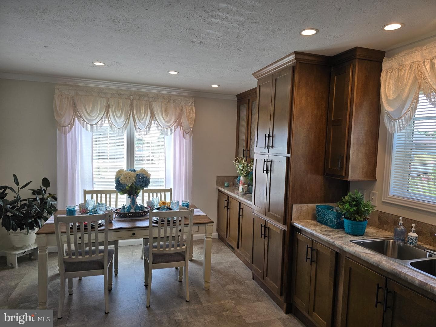 300 Oriole Drive photo 8