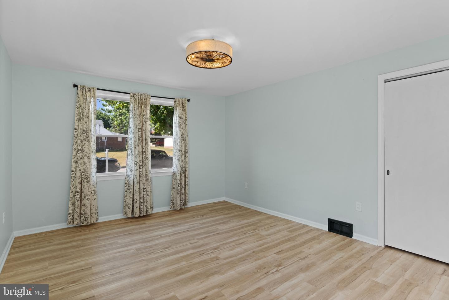 14 Sharon Road photo 16