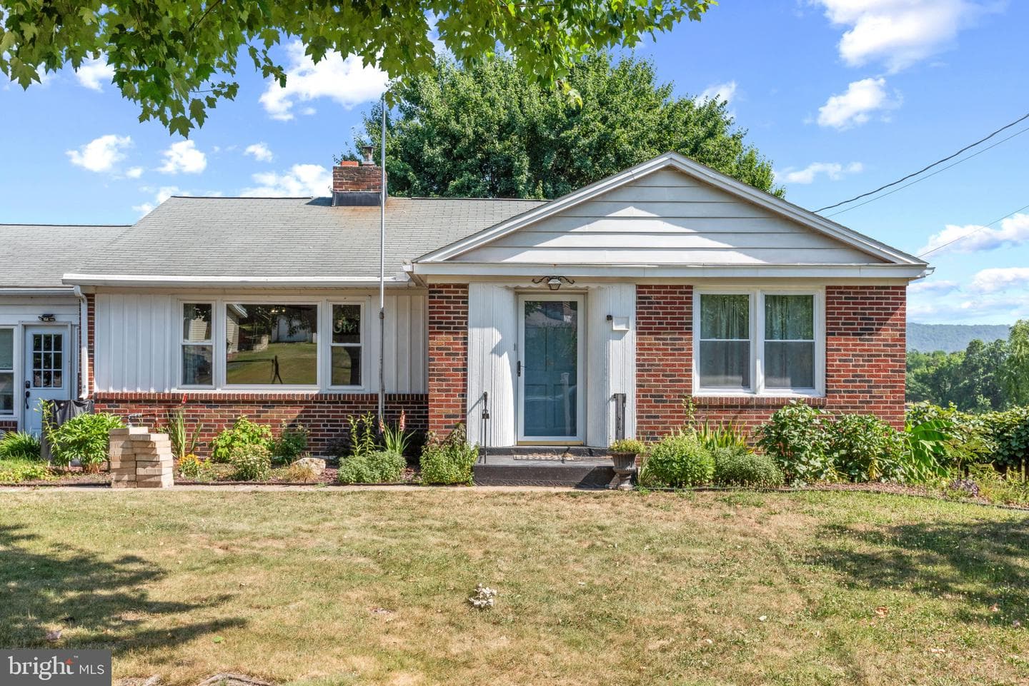 14 Sharon Road photo 3