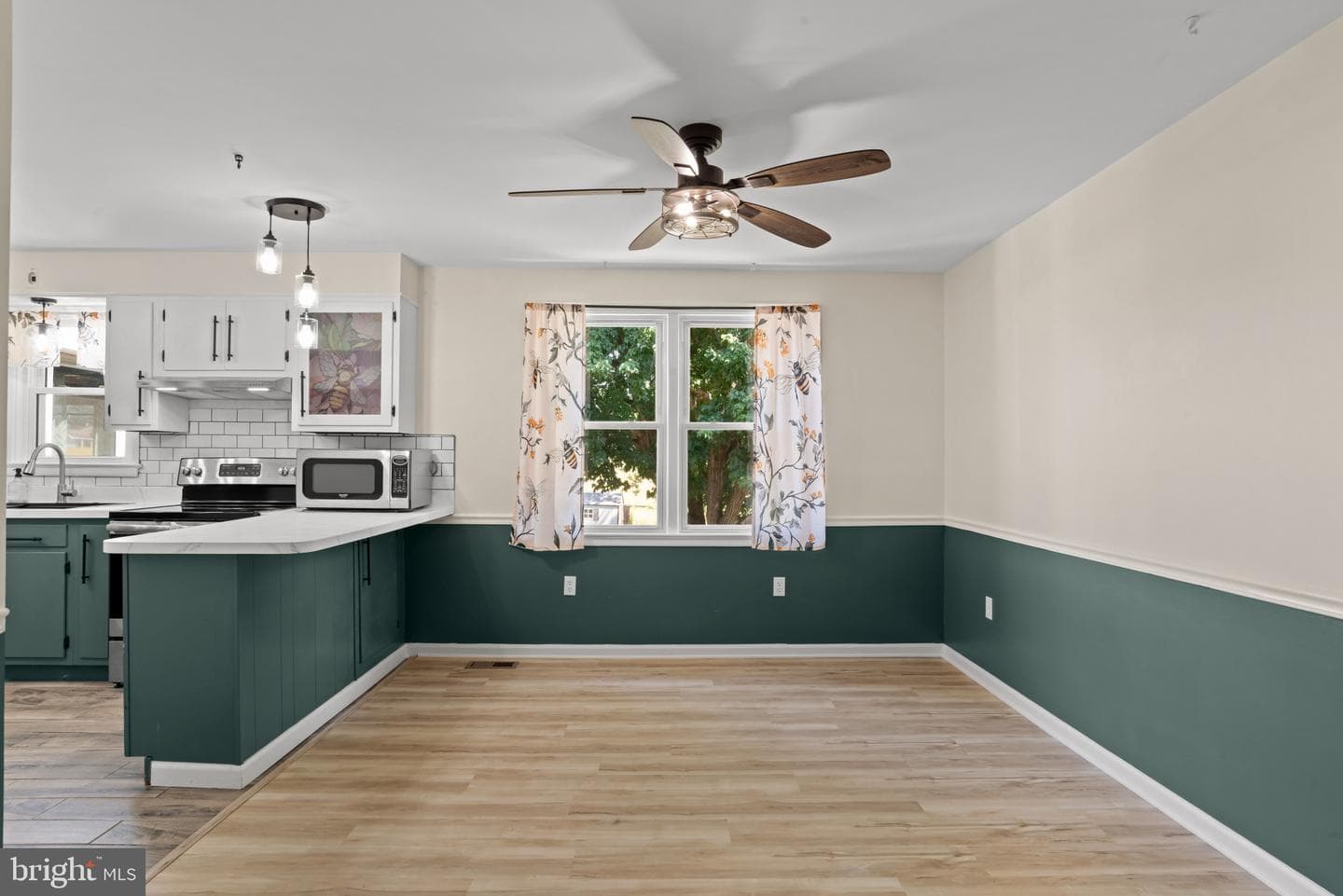 14 Sharon Road photo 9