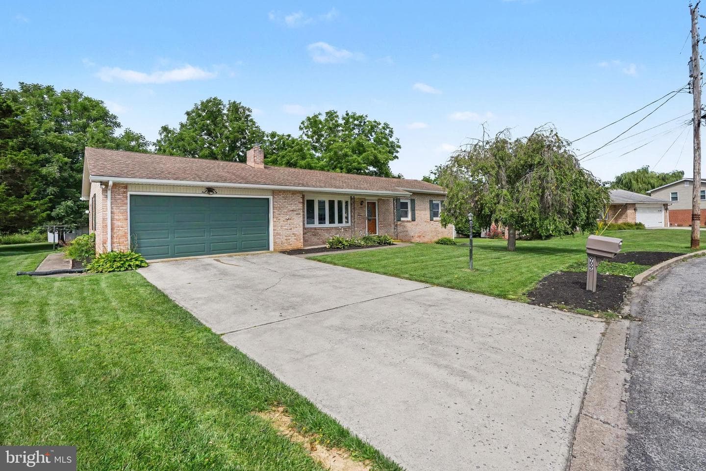909 Spring Circle photo 1