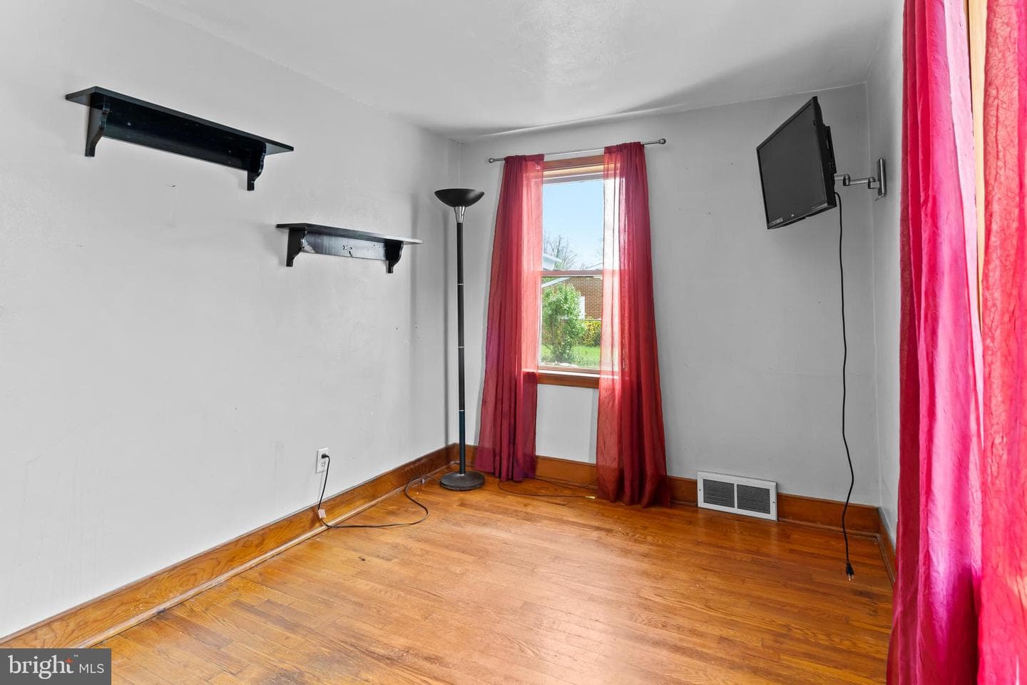 1883 George Avenue photo 9