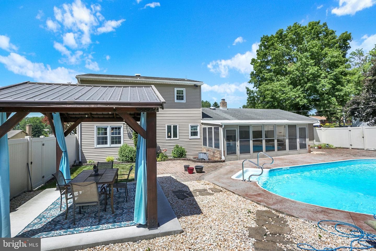 909 Wakefield Avenue photo 38