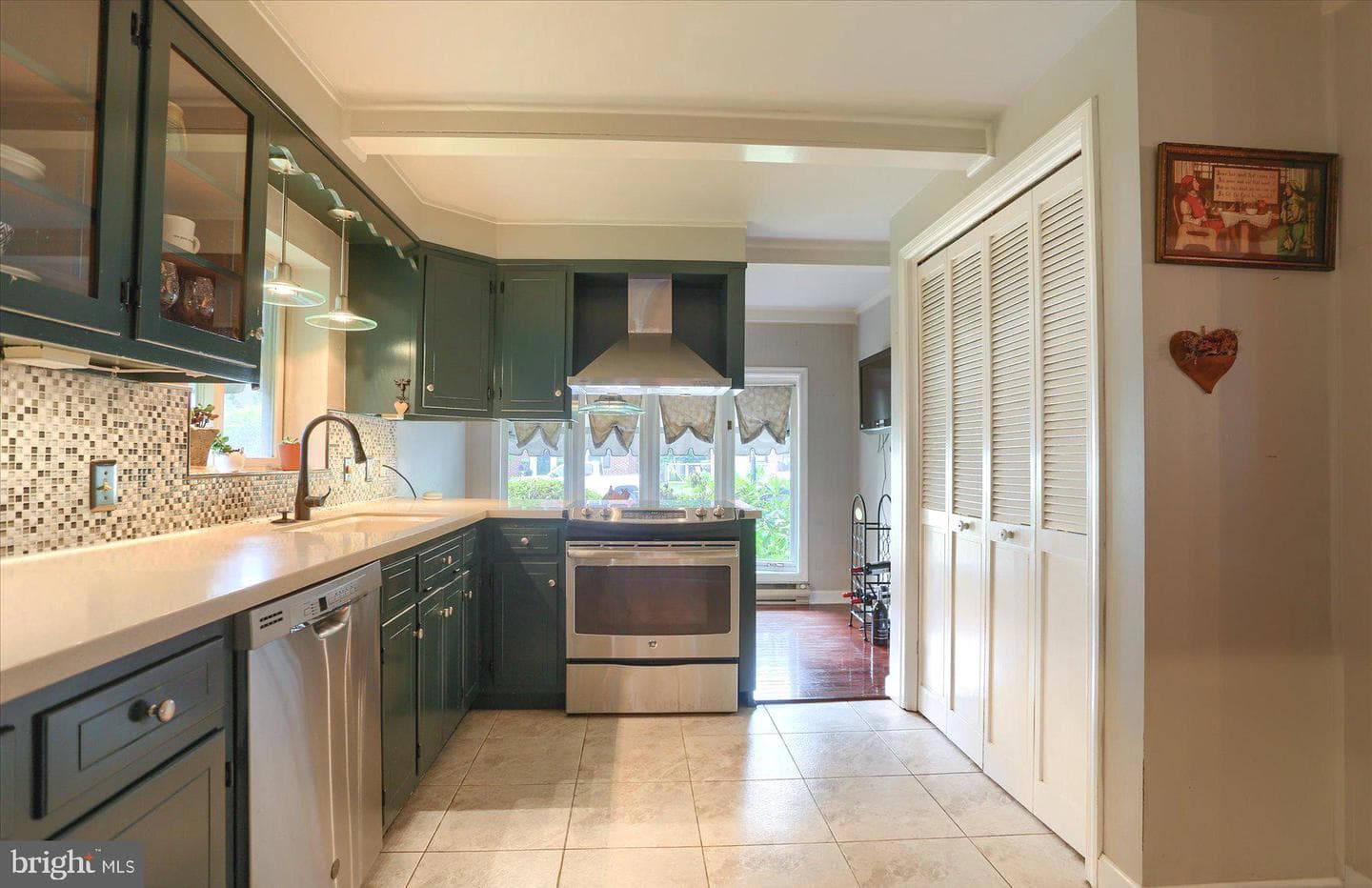 221 Bailey Street photo 14