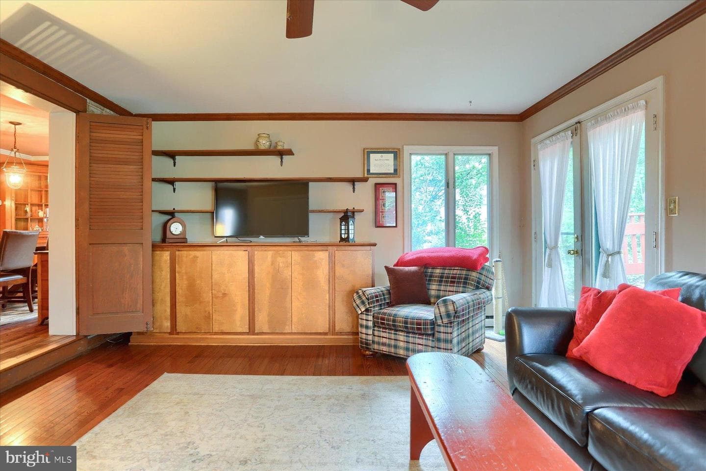 221 Bailey Street photo 19