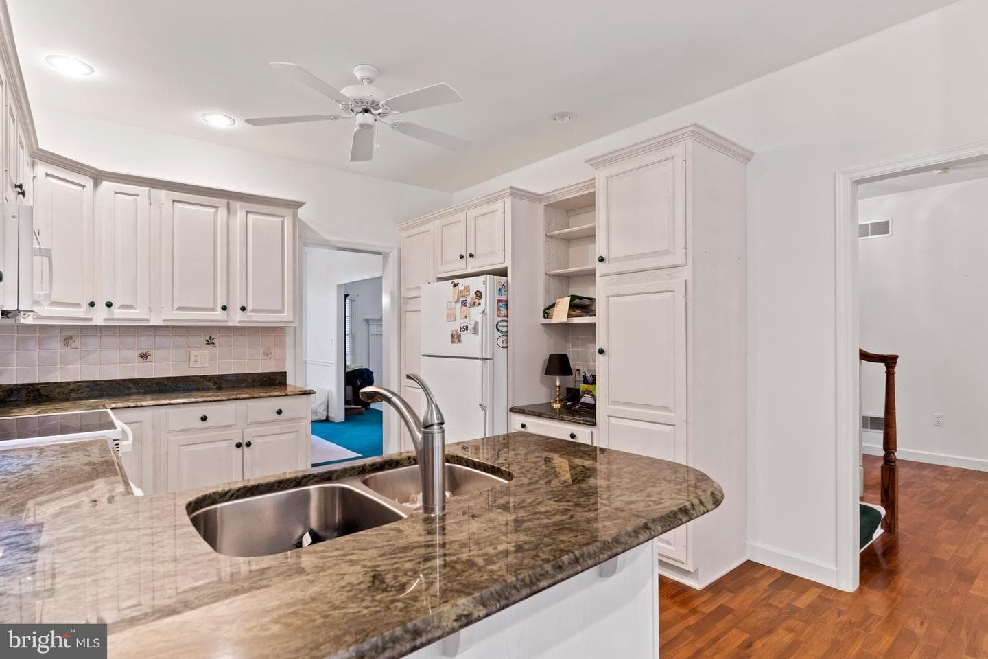 536 Bridgeview Drive photo 5
