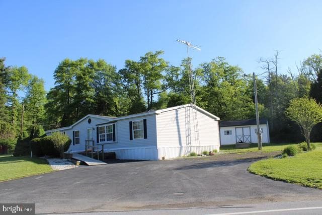 2827 Shippensburg Road photo 4