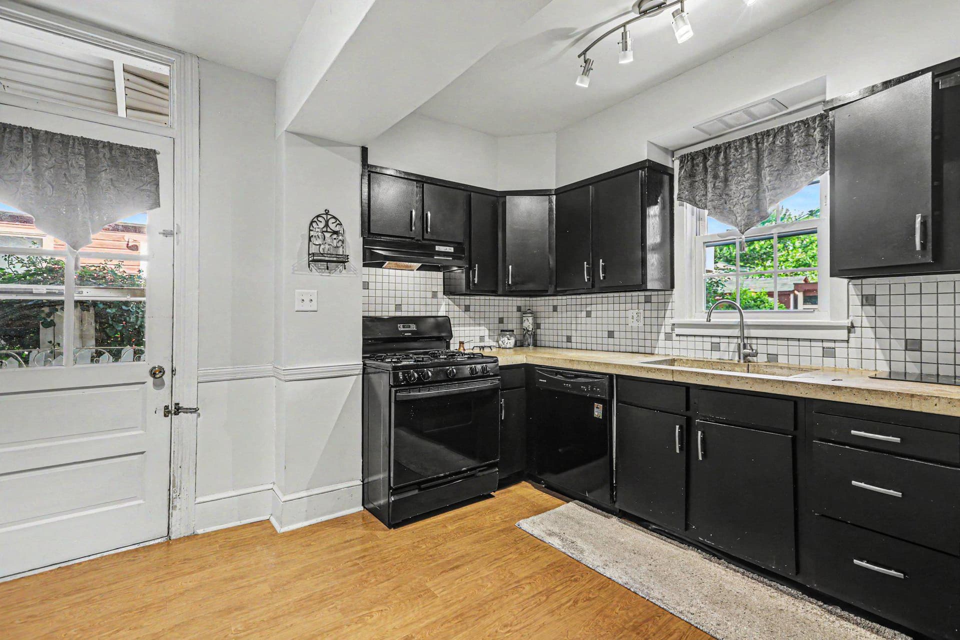 215 Walnut Street photo 10