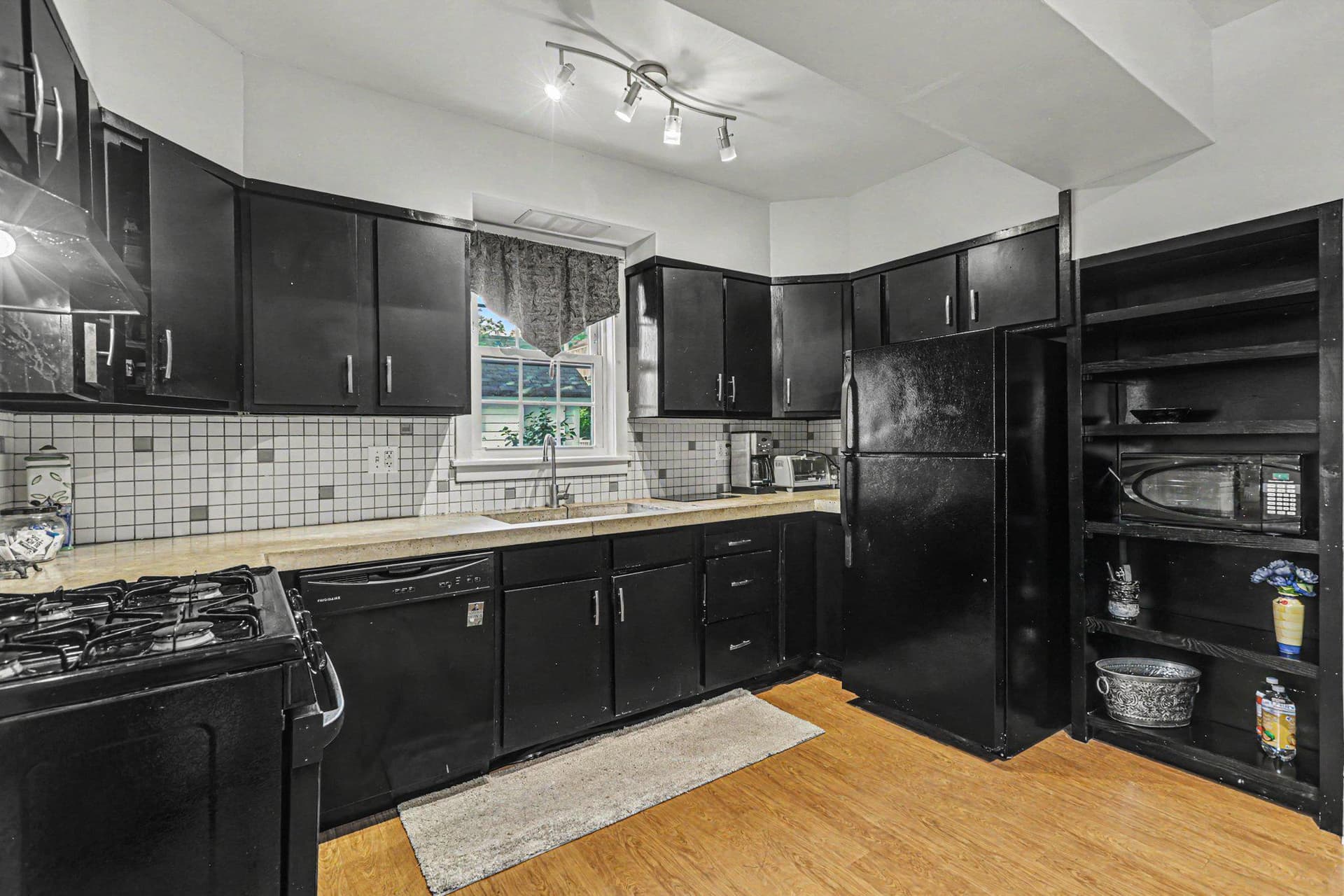 215 Walnut Street photo 11