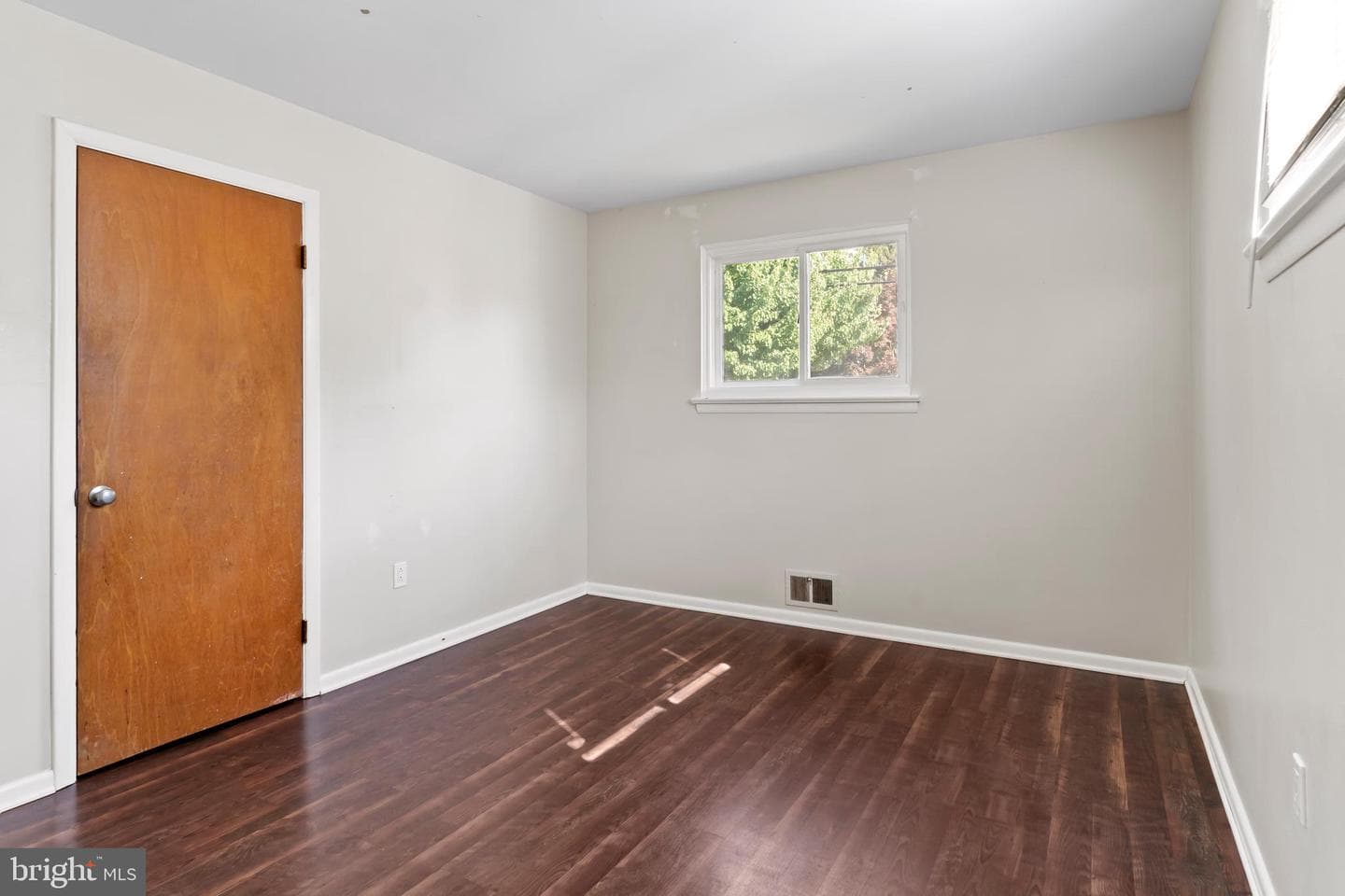 11 W Dulles Drive photo 15