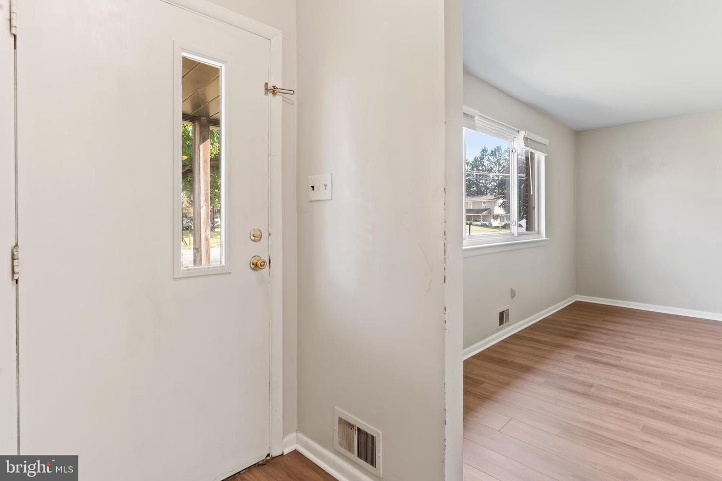 11 W Dulles Drive photo 3