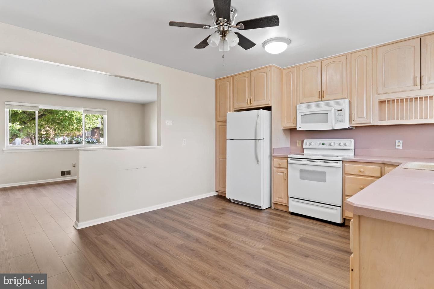 11 W Dulles Drive photo 7